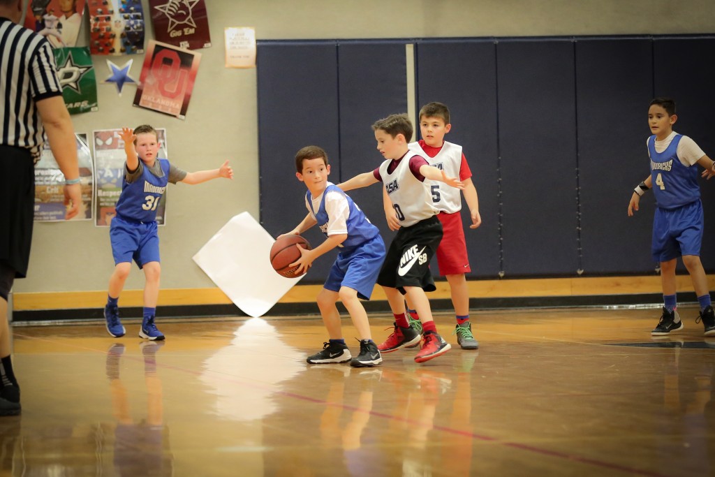 Indoor Basketball Picture with Canon 70-200 Lens