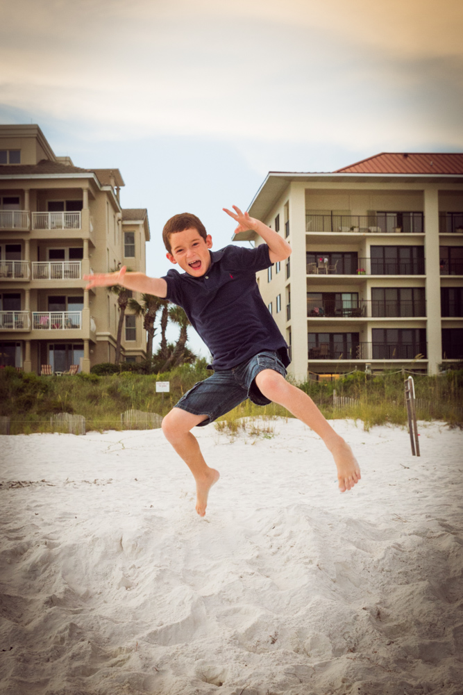Family Beach Photos with Kids using the Canon 5D Mark III with the Strato II Remote