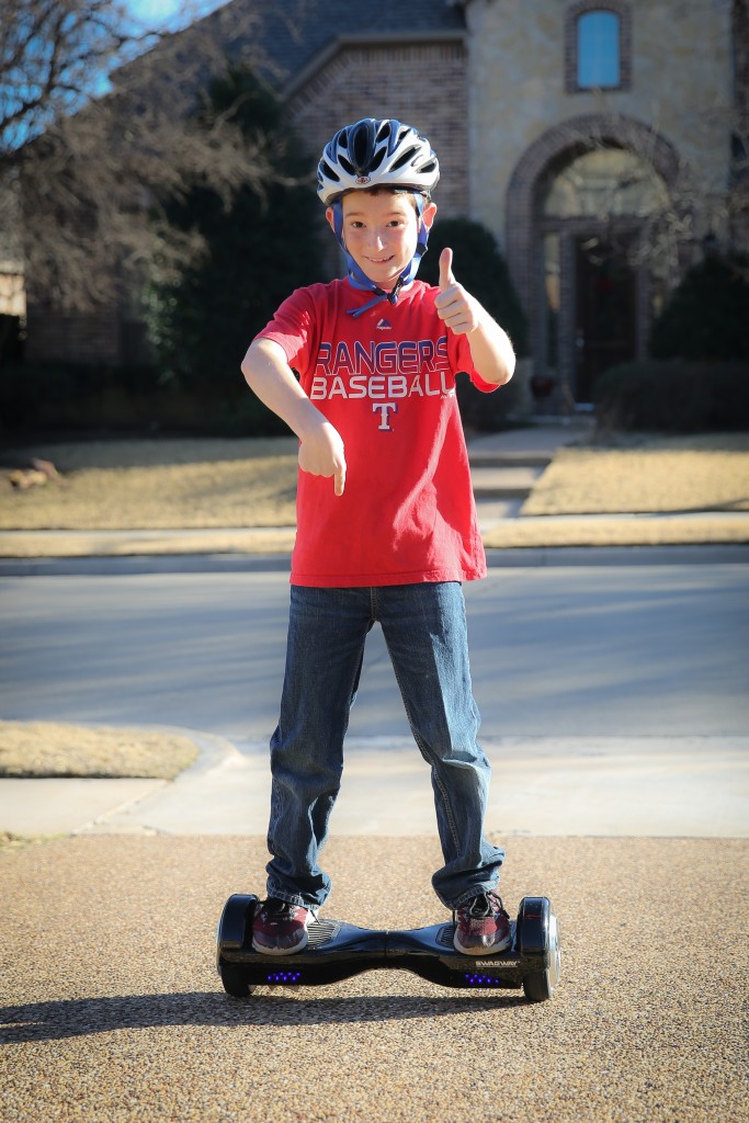 Coming up the driveway, and posing for the camera all at the same time - no big deal!